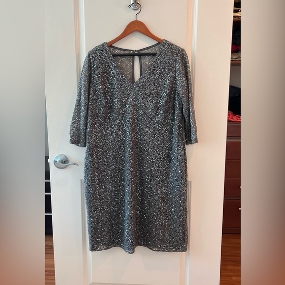 Kay Unger Grey Sparkle Jagged Edge Sheath Dress - Picture 2 of 16